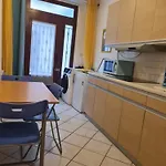 La Maison-frite, Pour Un Sejour Insolite A ! *