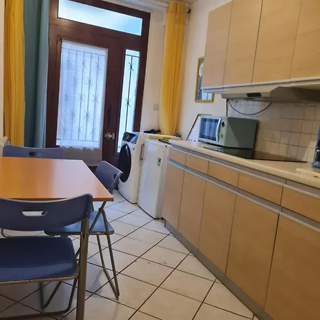 La Maison-frite, Pour Un Sejour Insolite A ! *