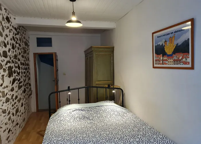 La Maison-frite, Pour Un Sejour Insolite A ! Ferienhaus Foix