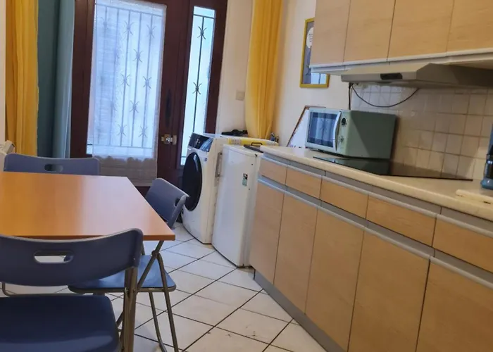 La Maison-frite, Pour Un Sejour Insolite A ! *